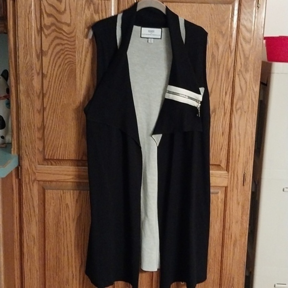 Hilary Radley NWOT Tunic Length Vest Fine Gauge Knit Black White‎ Size Medium